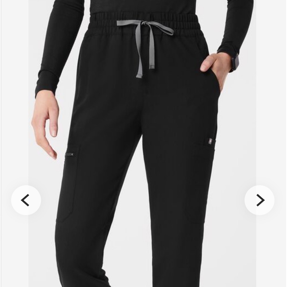 Worn twice uman relaxed high waisted red scrubs